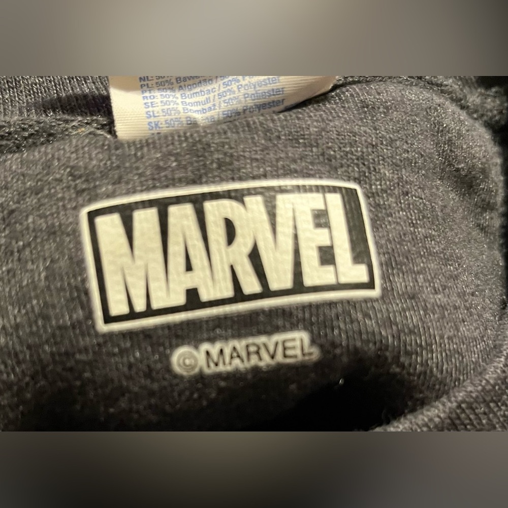 Marvel Avengers Sweatshirt Size Large - Picture 2 of 5
